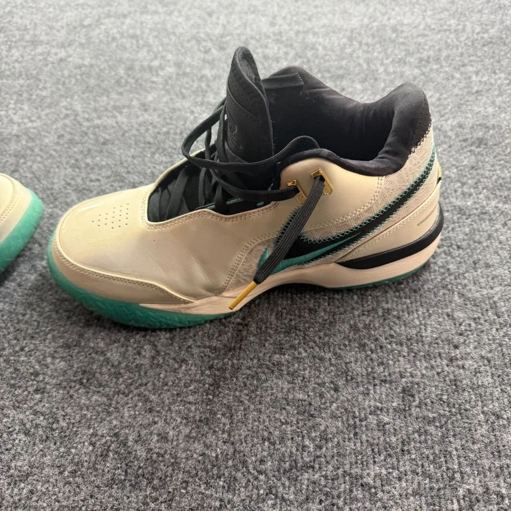 Nike dominate court